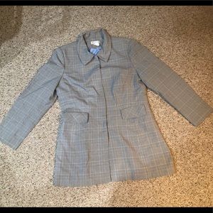 Women’s gray suit by Washington stretch
